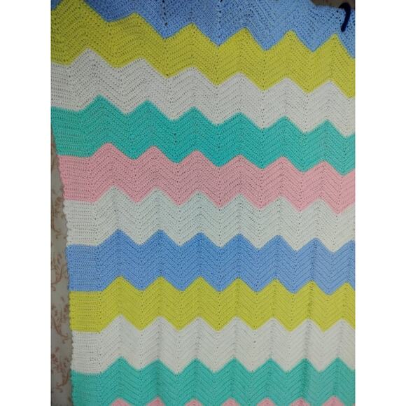 Chevron Multicolored Ripple Afghan Throw Blanket - Picture 2 of 16
